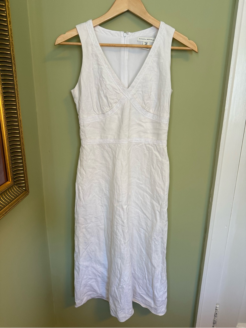 Banana Republic White V-Neck Midi Dress